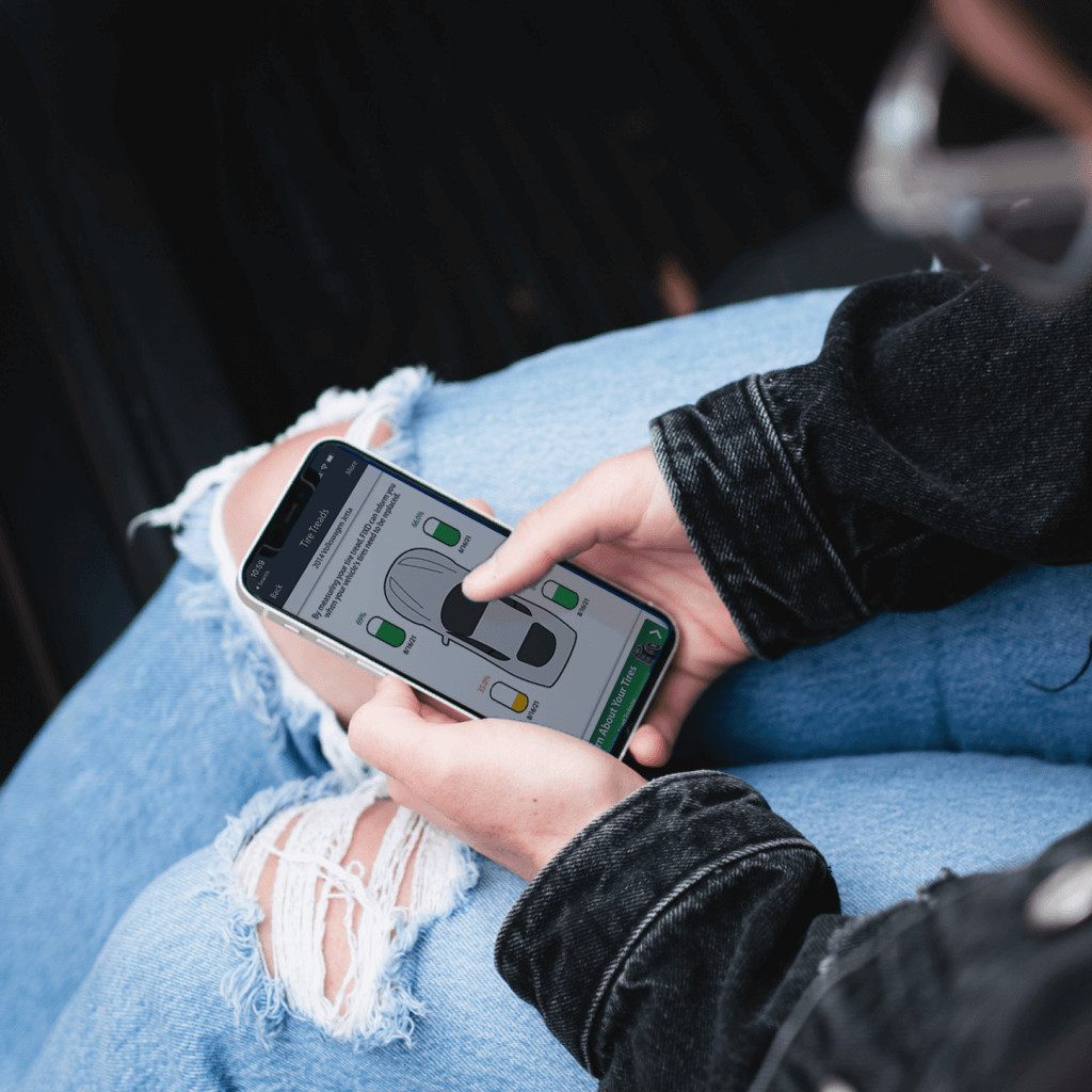 FIXD app vehicle information image for subscription and car health features